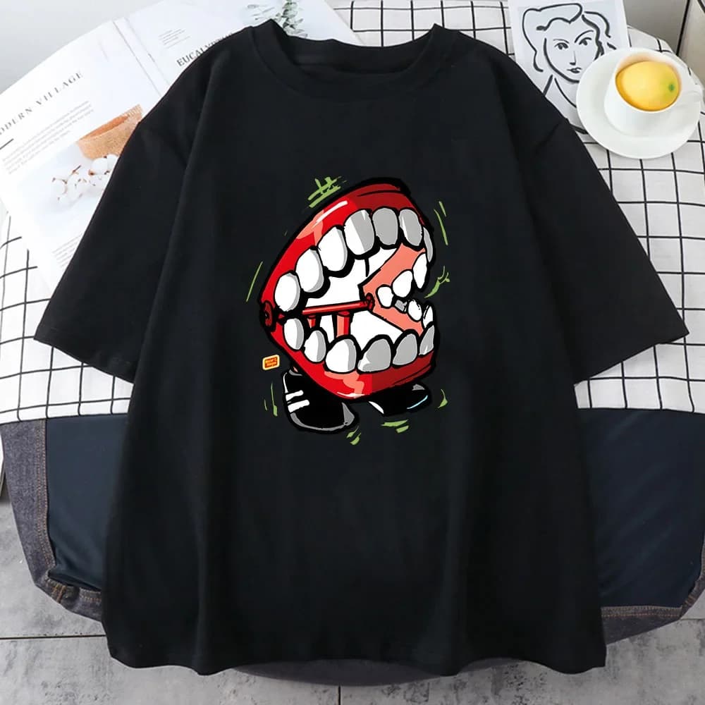 Économie de dessin animé graphique de lèvres, Comedy Bang! Bang! T-shirt imprimé Into Your Mouth Tou