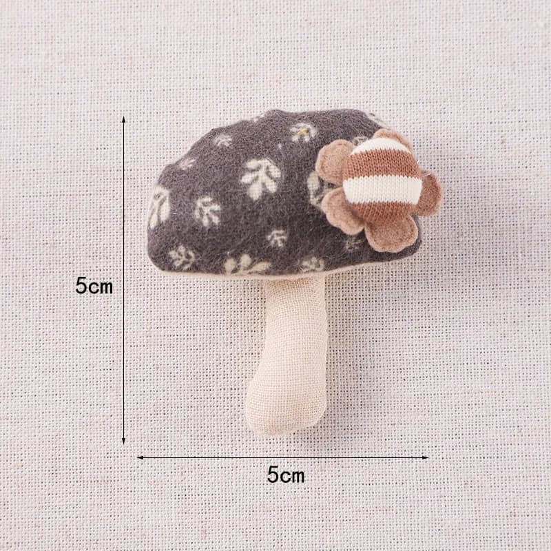 Broche en coton et lin faite à la main, motif champignon mignon en peluche, style forêt, pour pull, 