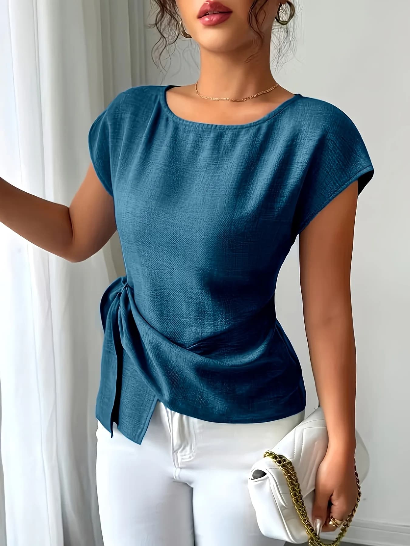 Haut à manches courtes bleu marine pour femme avec ourlet asymétrique et fermeture éclair au dos, ch