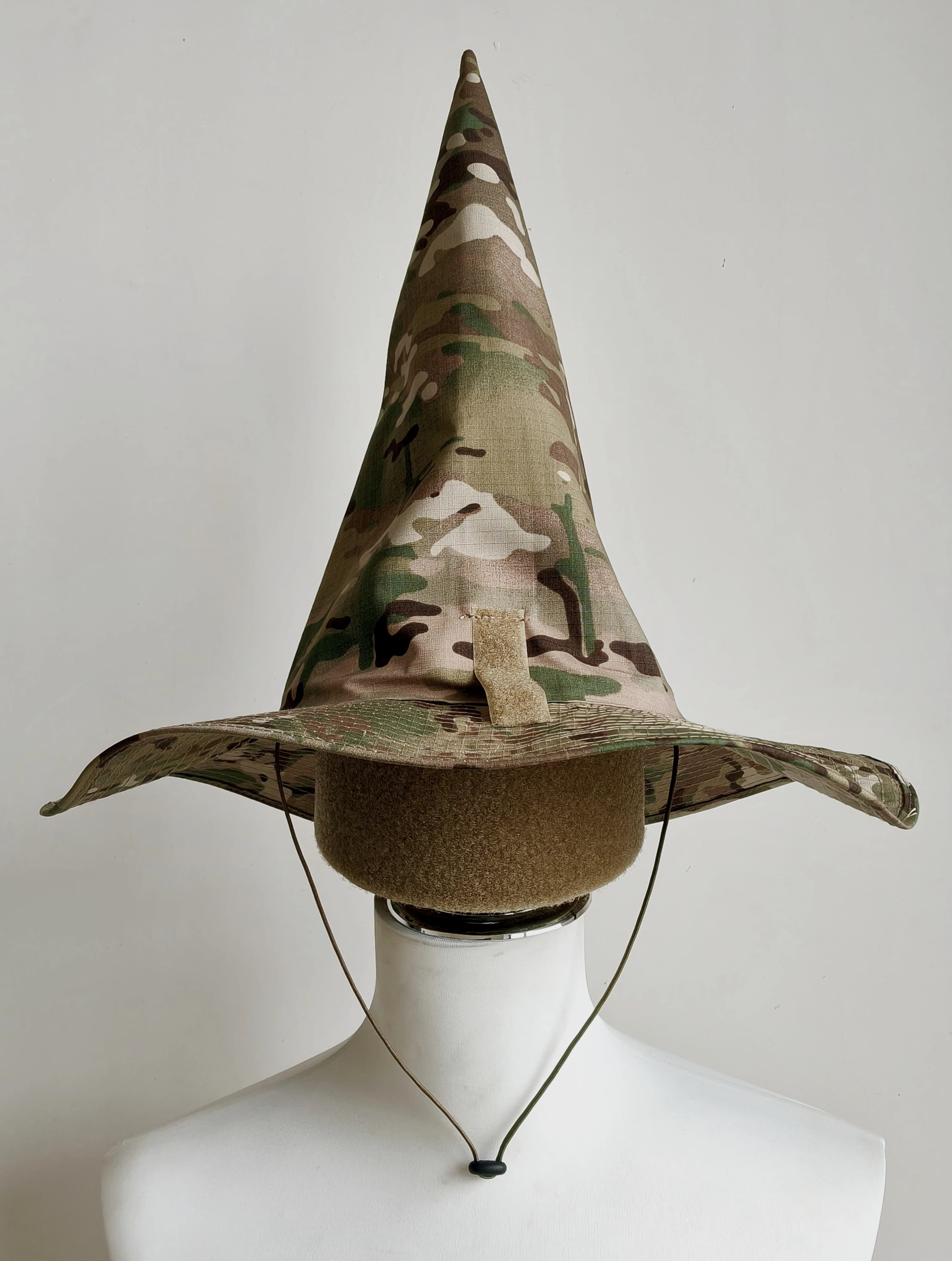 Chapeau magique de camouflage au design original, réplique entièrement une pièce