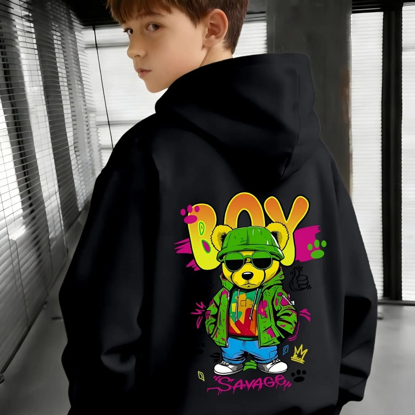 Sweat-shirt avec imprimé de dessin animé Cool Bear et texte anglais dégradé « BOY ». Lavable en mach