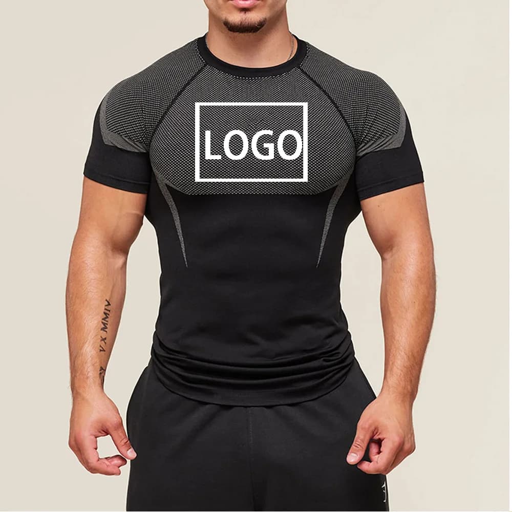 T-shirts pour hommes sur mesure haut de gamme. Impressions disponibles pour motifs avant, emblèmes d