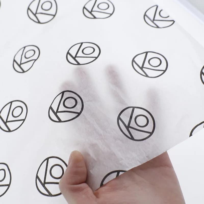Papier d'emballage cadeau personnalisé en gros, papier de soie imprimé avec logo doré, papier d'emba