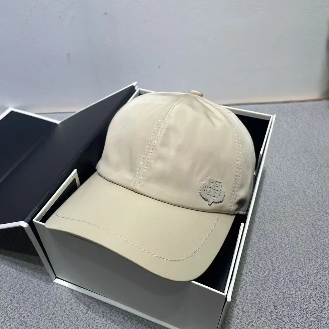 Nouvelle casquette de baseball à visière incurvée et ample pour l'été et les saisons estivales en Eu