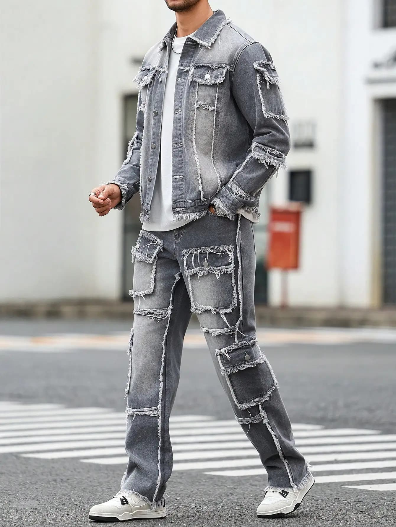 Ensemble en denim gris délavé à ourlet brut, style streetwear pour homme, un ensemble minimaliste et
