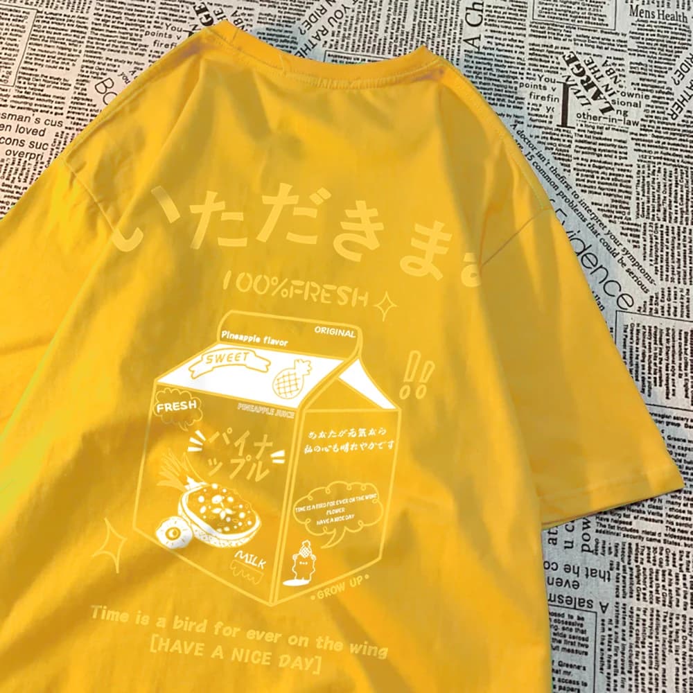 Jus d'ananas 100 % fraîchement pressé. Le temps parle comme un oiseau. T-shirt décontracté pour femm