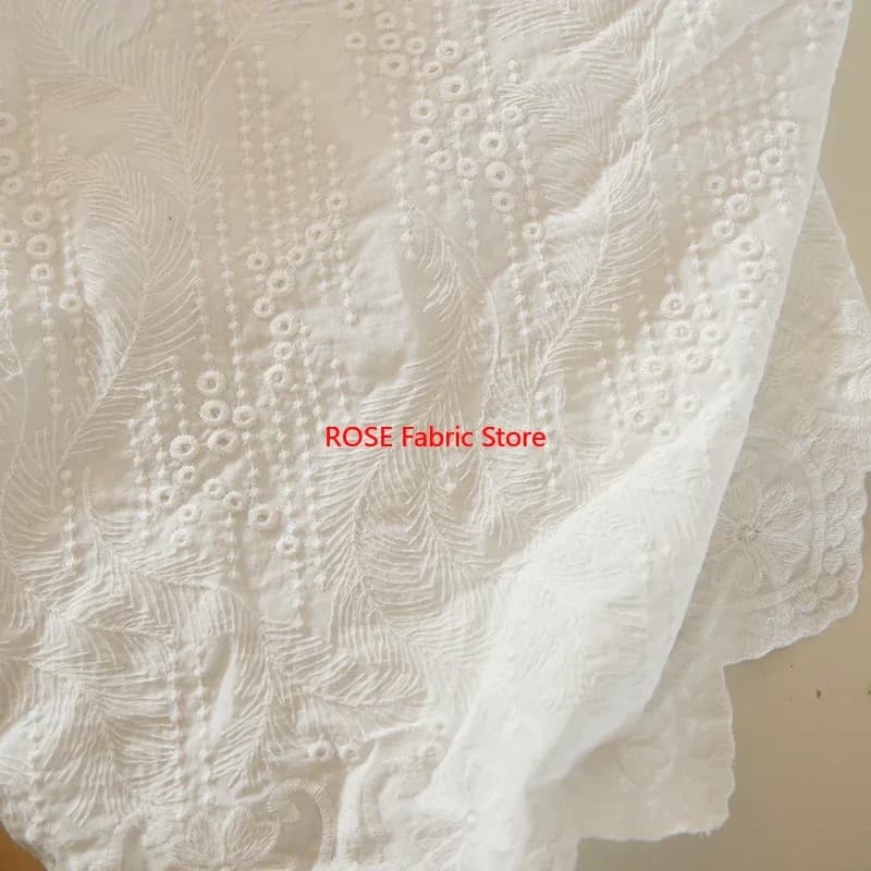 Tissu en coton brodé de fleurs pour jupe, robe de mariée, robe d'été, bandeaux, couture de vêtements