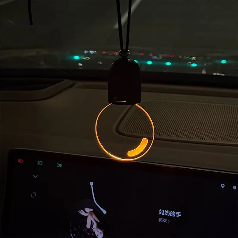 Décoration intérieure de voiture avec un aspect haut de gamme, lumière d'ambiance, veilleuse, access