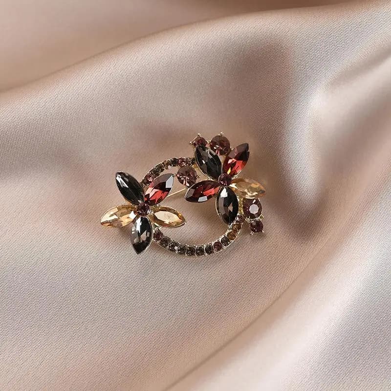 Broche en strass - Accessoire de luxe pour femme, idéale pour le bureau, la décoration de fête, ou c