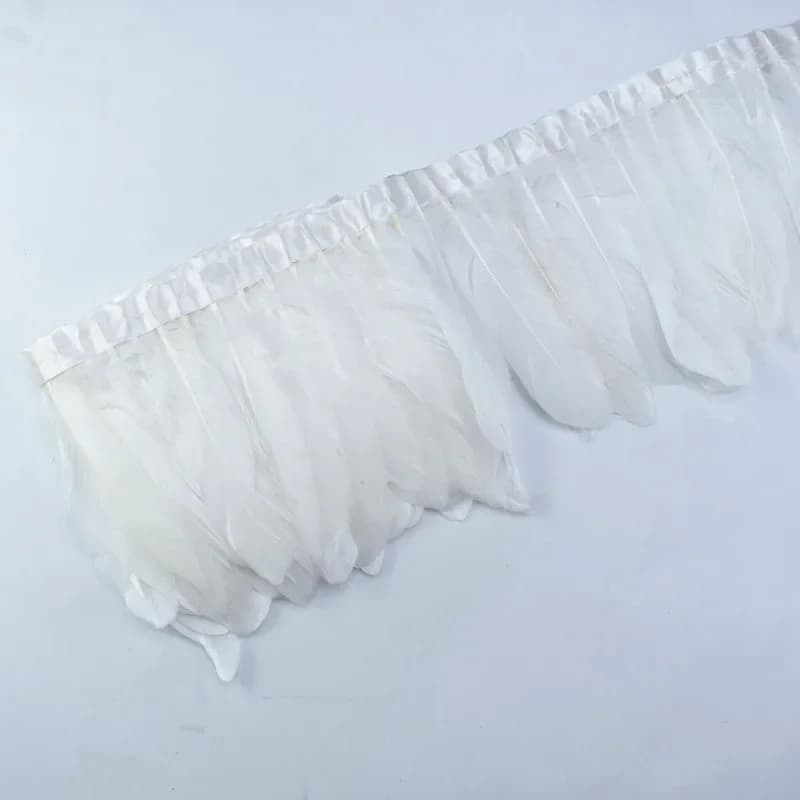 Vente en gros de franges de plumes d'oie teintes en kaki, 2 mètres/lot, franges de plumes d'oie véri