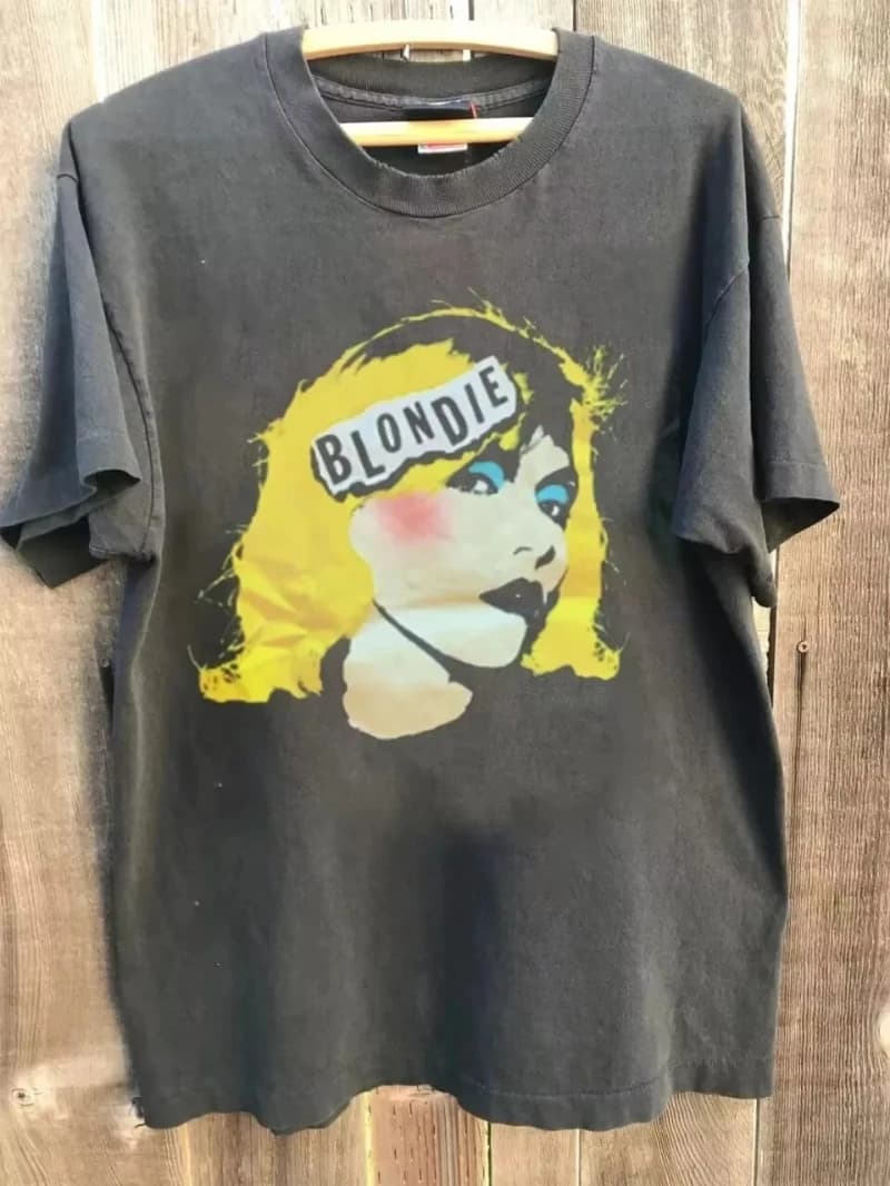T-shirt gris carbone neutre avec imprimé épais Blondie, style rétro Blondie