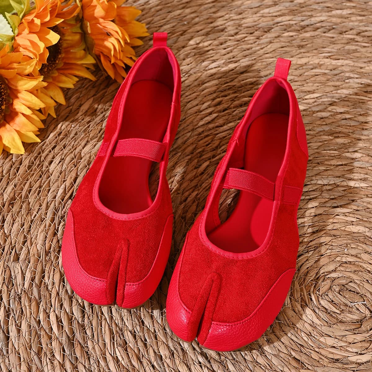Nouveau noir argent rouge ballerines formateurs femmes bout fendu ballerine Tabi marche baskets femm