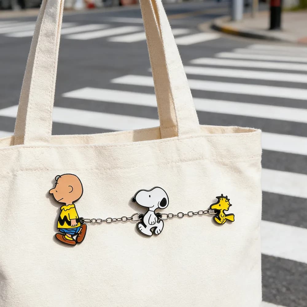 Lot de broches émaillées Snoopy, motif dessin animé Charlie avec chaîne, pour sacs à dos, vêtements,