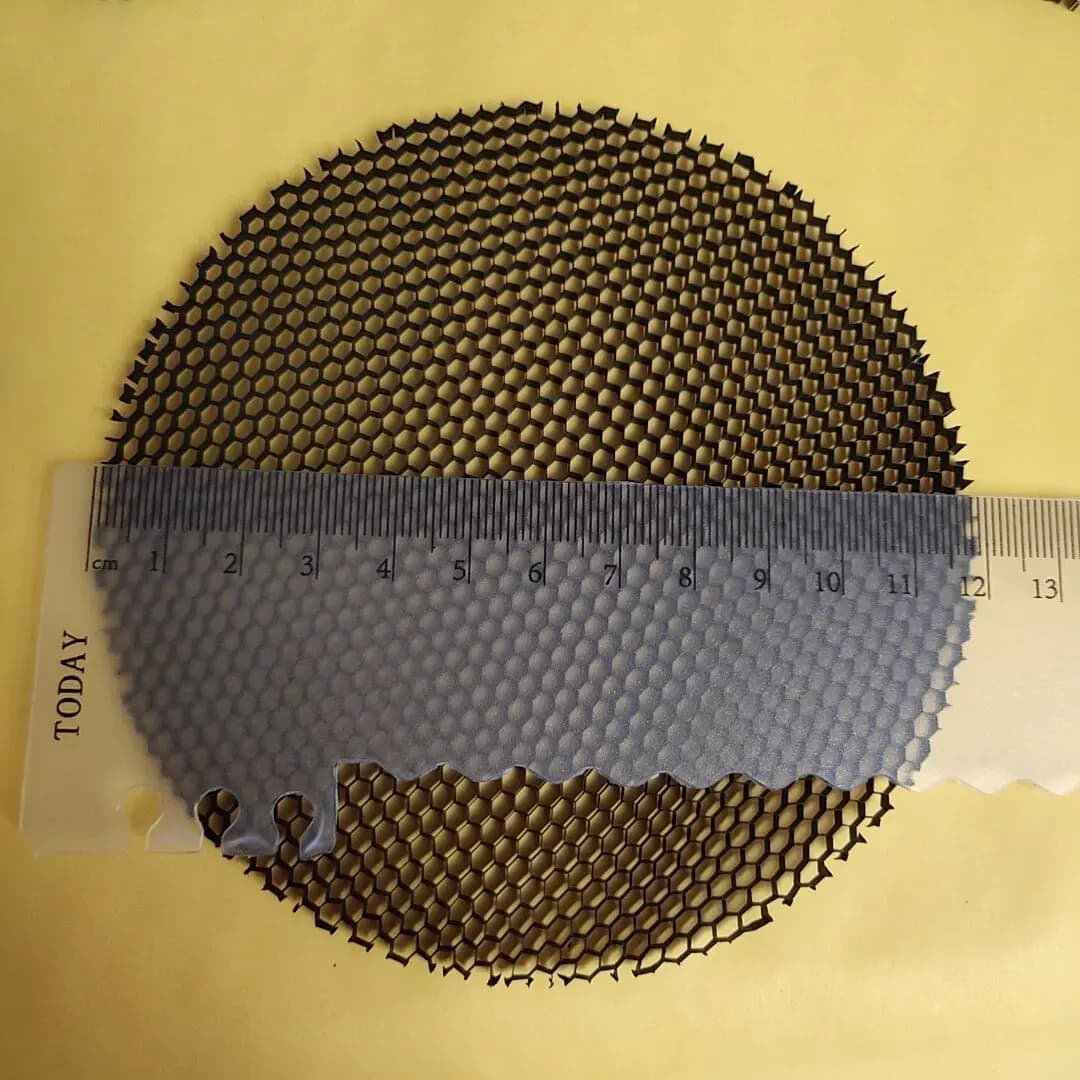 LED lumière douce ombre capot downlight spot rond nid d'abeille maille couverture noir anti-éblouiss