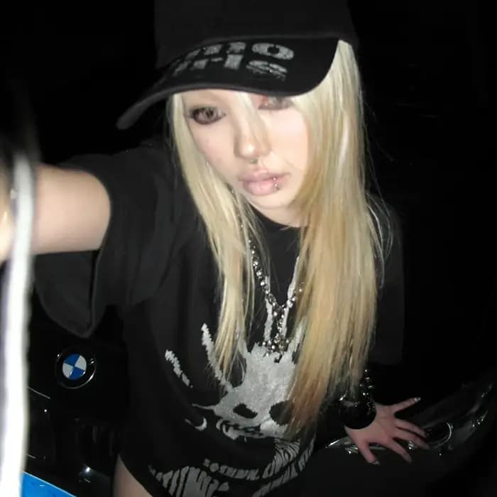 Karrcat Grunge esthétique crâne imprimé T-shirt Trashy 2000s Style manches courtes