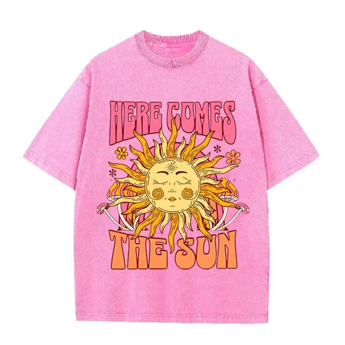 T-shirt vintage noir « Here Comes The Sun » rétro psychédélique effet délavé soleil
