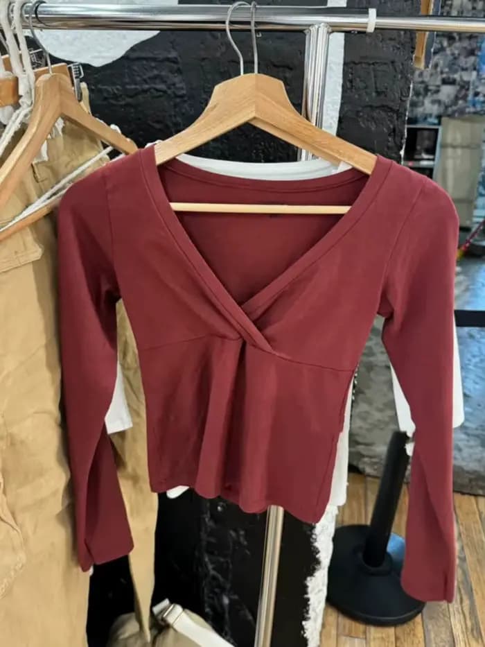 Rouge Sexy col en v mince T-shirts femmes automne nouveau Streetwear décontracté coton à manches longues