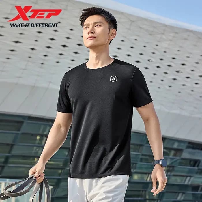 Xtep T-Shirt à manches courtes et col rond pour hommes