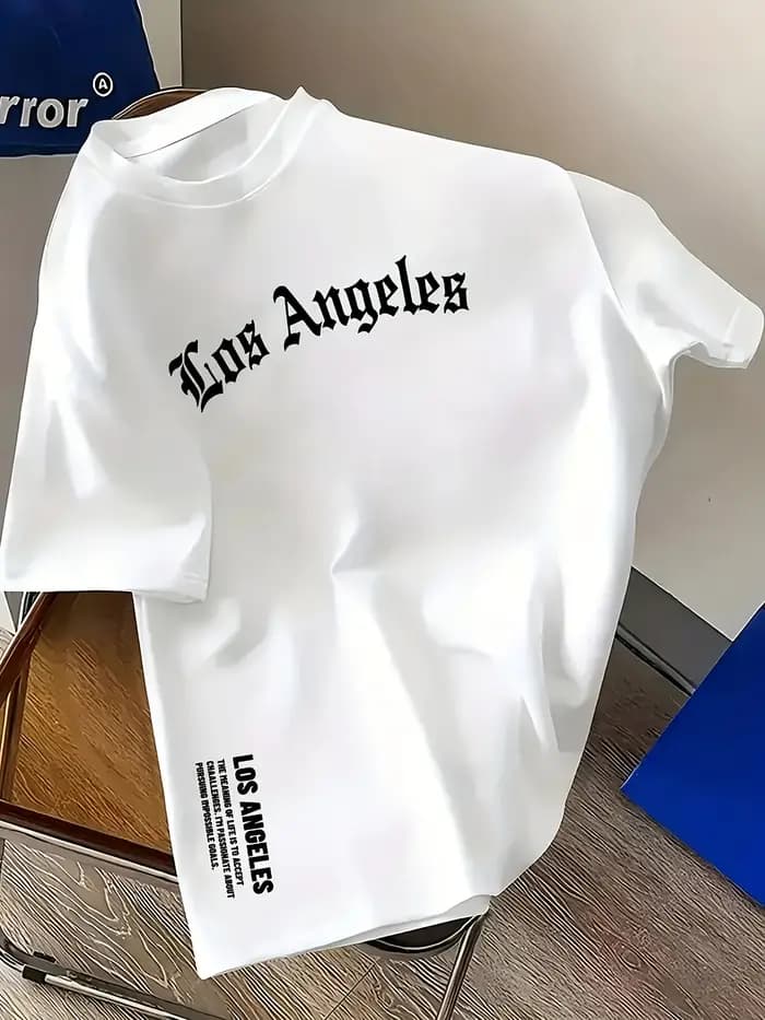 T-shirt graphique rétro Los Angeles avec lettrage gothique audacieux et imprimé sur la poitrine, 100