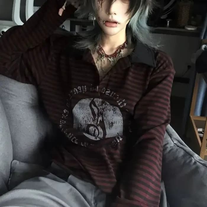 Subculturel noir foncé rouge rayé T-shirt pour femmes printemps automne Harajuku gothique