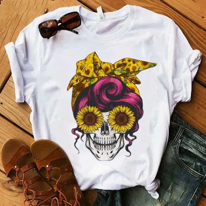 T-shirt imprimé tête de mort et couronne pour femme