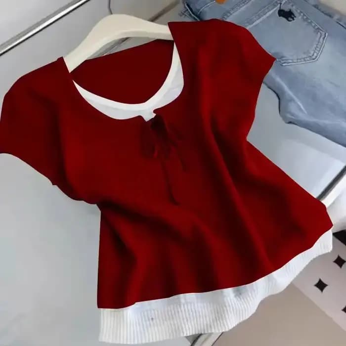 T-shirt en tricot violet avec détail lacé