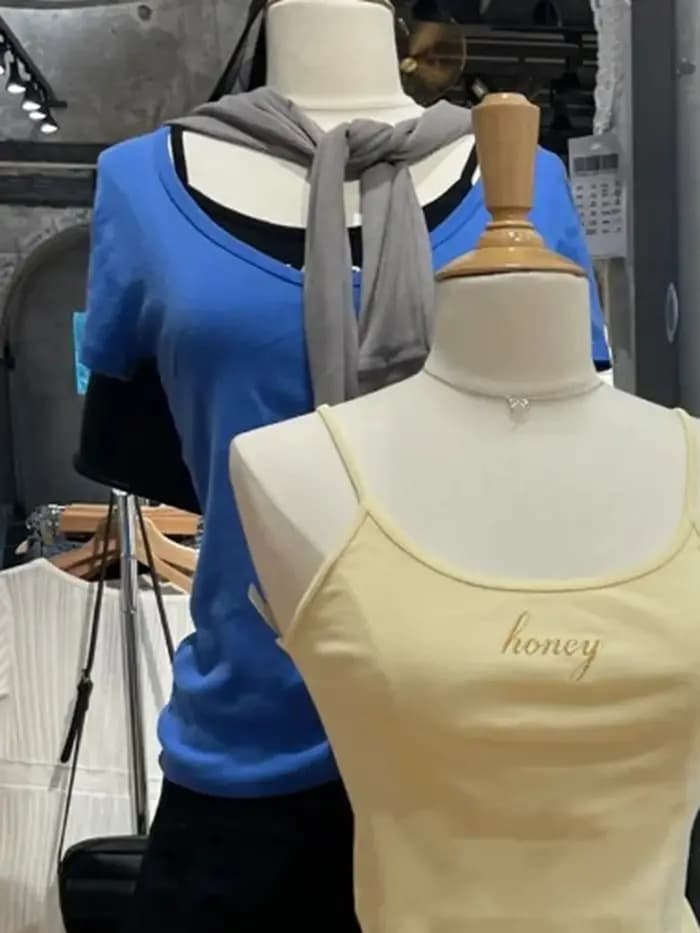 T-shirts bleu royal à col en V pour femmes
