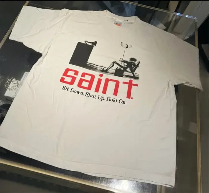 S'asseoir. Taisez-vous. Attendez. T-shirt Saint Vintage style streetwear coupe ample pour hommes et femmes