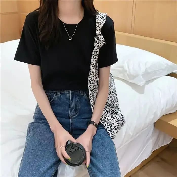 Solide femmes à manches courtes t-shirt coton col rond ample noir blanc basique mince hauts mode Harajuku décontracté vêtements chauds T-Shirts