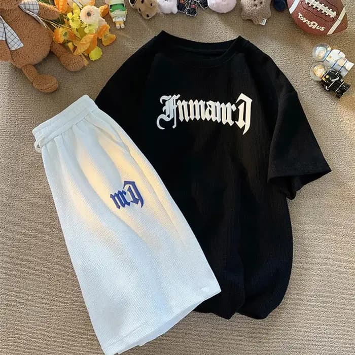 Ensemble de survêtement streetwear imprimé pour homme – Collection été décontractée et tendance : T-shirt à manches courtes et short respirant pour le sport