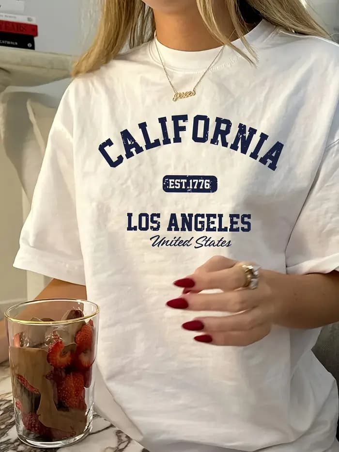 T-shirt graphique vintage pour femme
