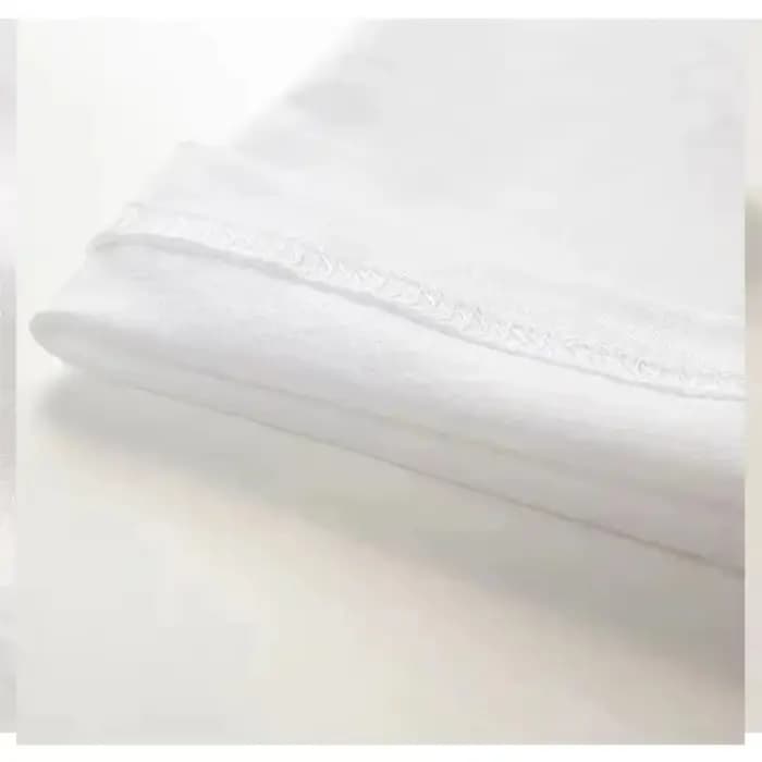 En été 2026, aucun t-shirt à manches courtes pour hommes et femmes ne sera aussi tendance que celui-ci.