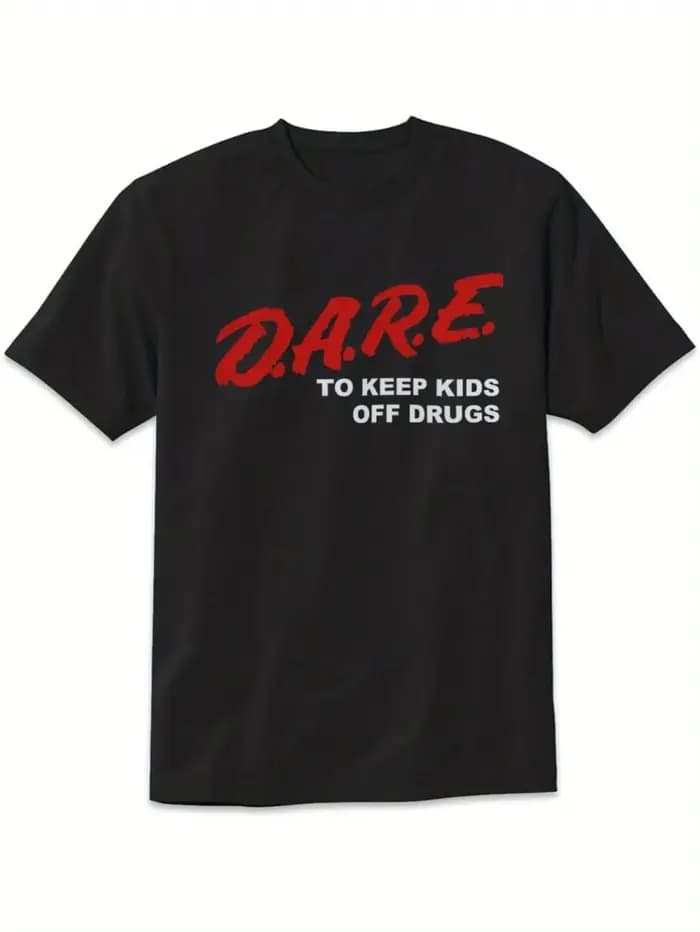 T-shirt noir pour homme avec motif rétro des années 90, inspiré du D.A.R.E. rétro. design. Chemise s