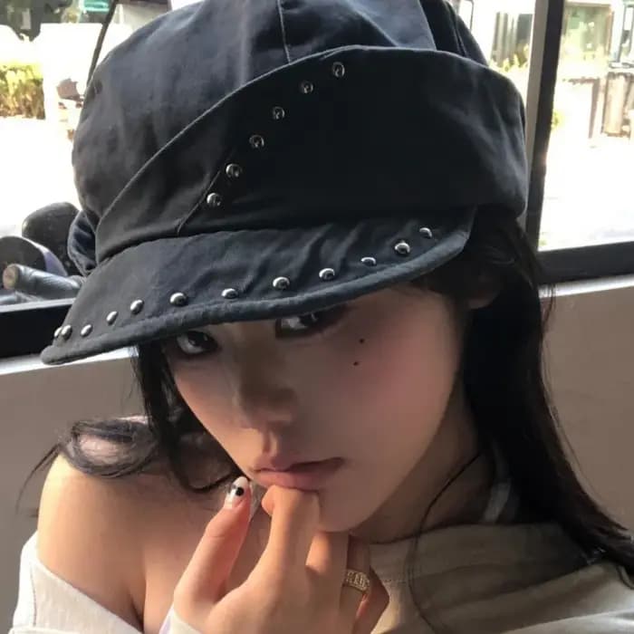 Nouveau Béret Gothique Clouté Noir Uni avec Rivets – Casquette Hip Hop Réglable à Calotte Plate pour Femme