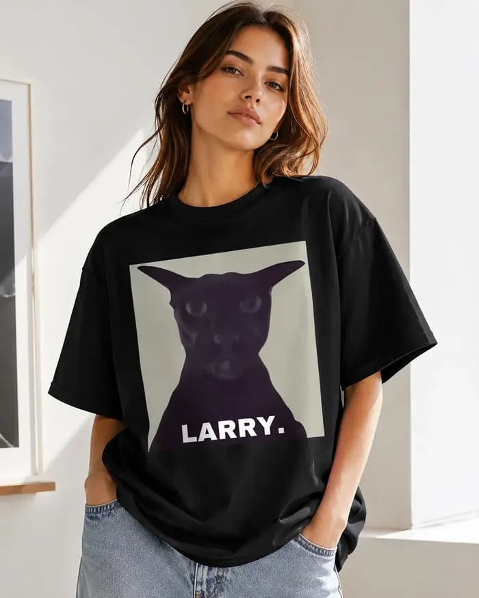 T-shirt Evil Larry Cat pour femme
