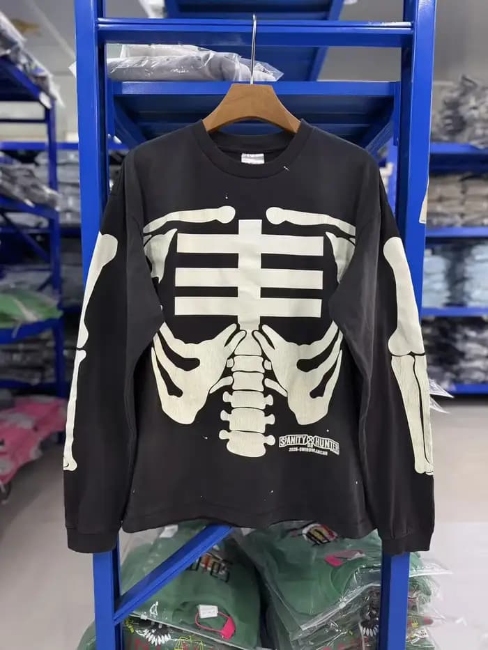 T-shirt unisexe à manches longues avec motif crâne lumineux