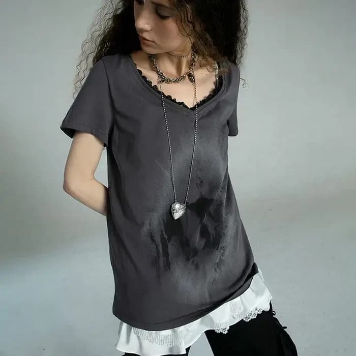 Karrcat Grunge esthétique Graffiti imprimé T-shirt Vintage en détresse à manches courtes