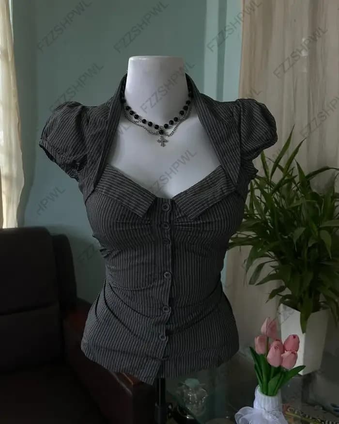 T-shirt amincissant sexy et tendance avec col en V, style gothique urbain, rafraîchissant et confort