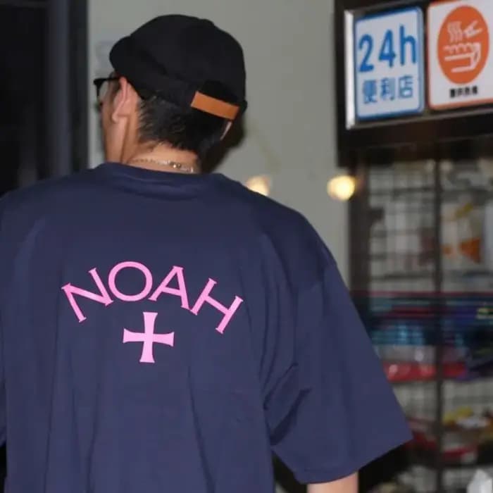 T-shirt graphique avec logo Noah Cross