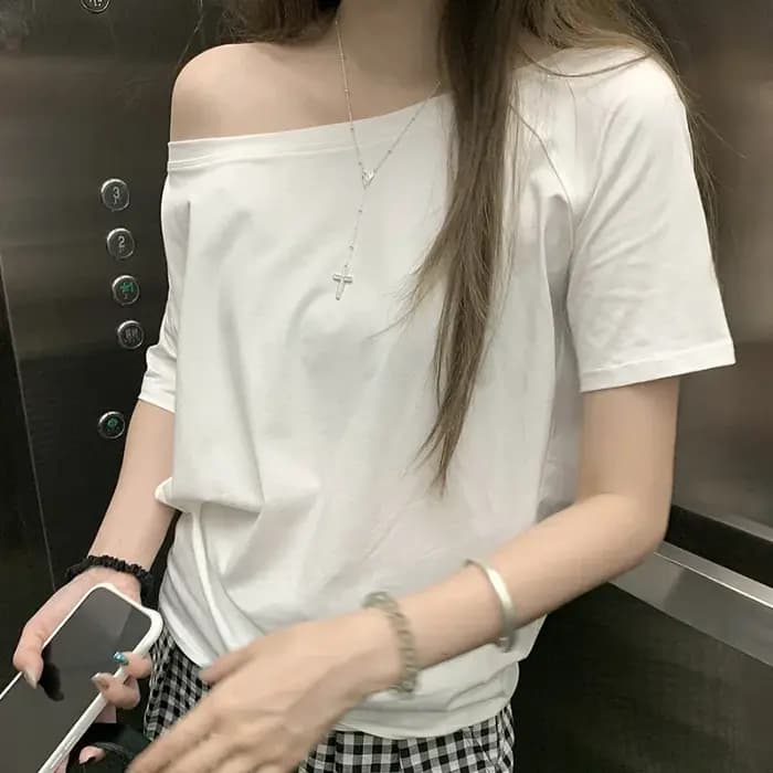 T-shirts femmes solide Simple été décontracté Cleanfit à manches courtes tout-match jeunes filles Streetwear Y2k haut vêtements esthétiques Ins