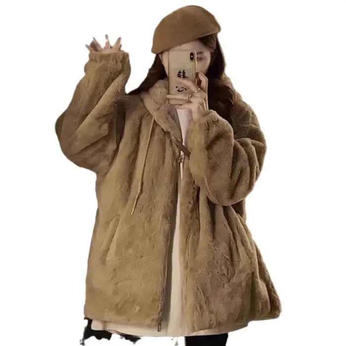 Veste à capuche en laine d'agneau pour femme coupe ample et épaisse tricotée pour hiver automne 2025 noir beige