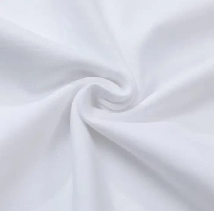 Ce nouveau t-shirt pour femme est confortable et respirant