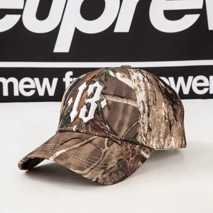 Casquette de baseball élégante taille 13 – Design qui se démarque parmi une variété de combinaisons de couleurs tendance
