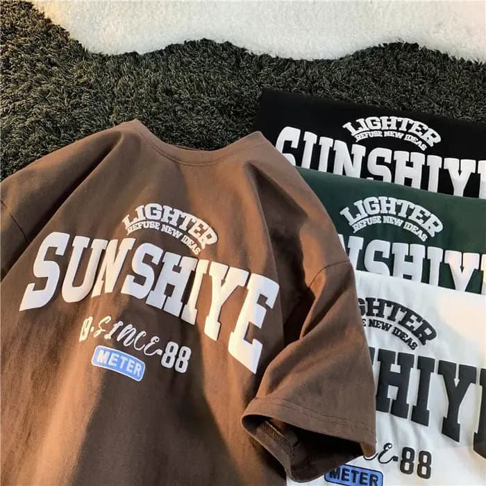 T-shirt à manches courtes et col rond avec lettres de soleil imprimées