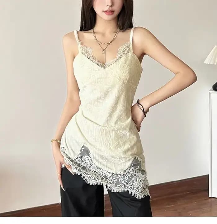 2025 Ropa Muje Sexy gilet femmes vêtements Patchwork dentelle col en v sans manches Camis coréen t-shirts plis coupe ajustée Chic réservoirs irréguliers