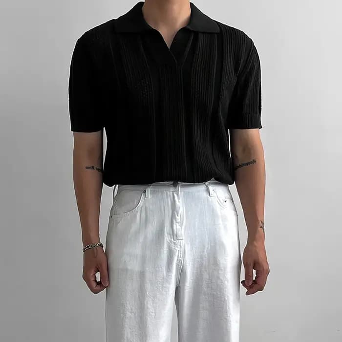 Polo évidé à manches courtes et col en V pour hommes
