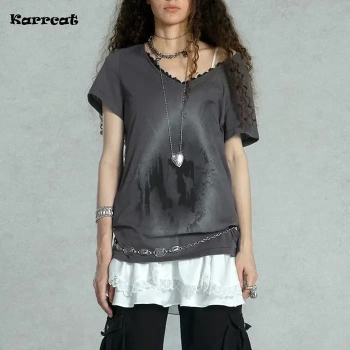 Karrcat Grunge esthétique Graffiti imprimé T-shirt Vintage en détresse à manches courtes