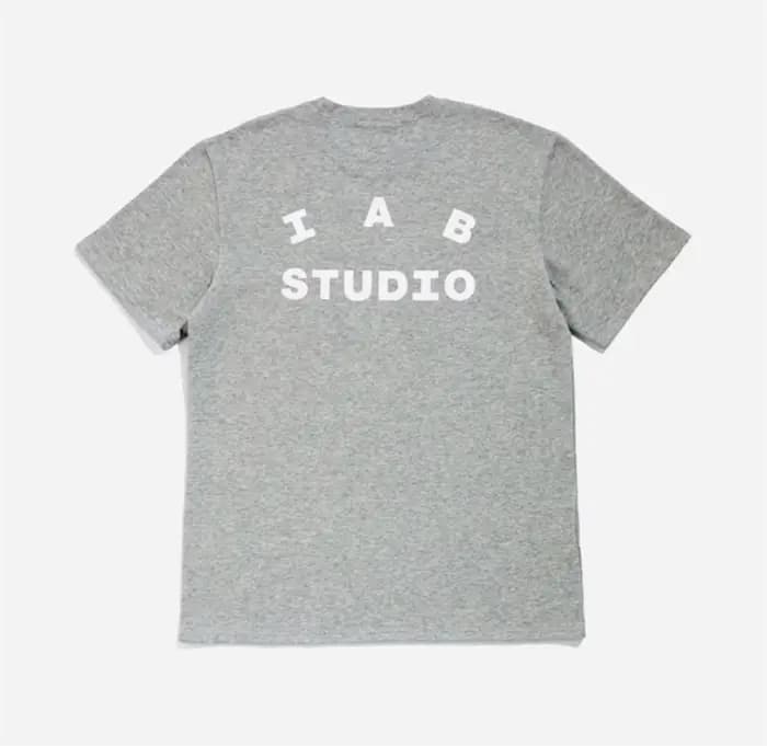 T-shirt noir classique avec logo