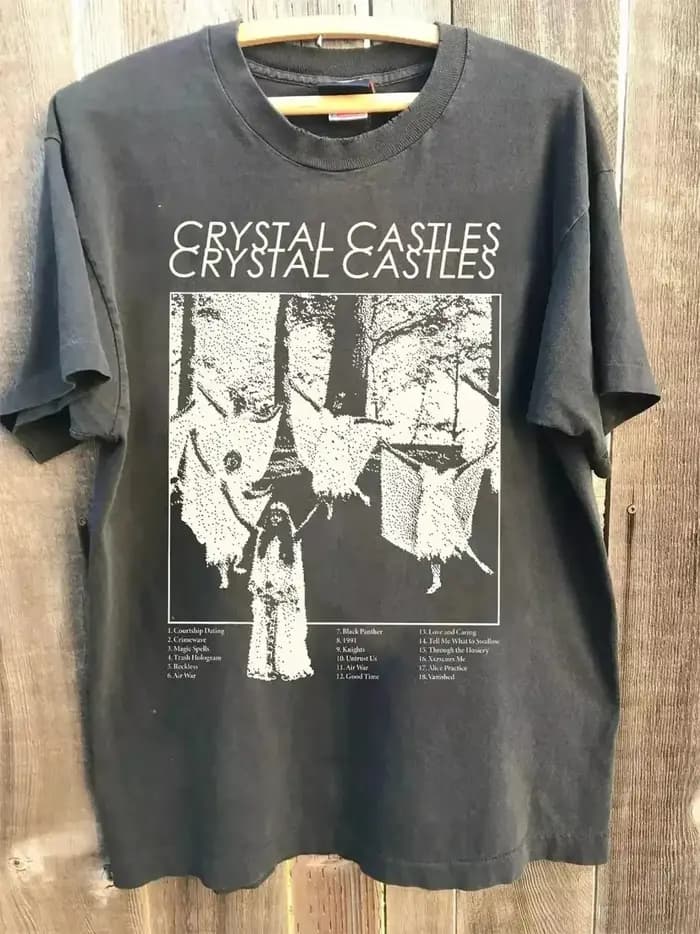 T-shirt noir de l'album du groupe Crystal Castles