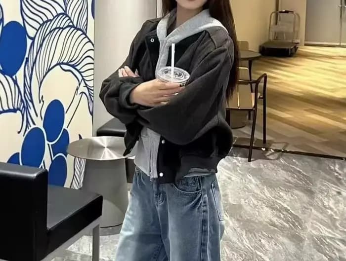 Veste courte à capuche pour femmes